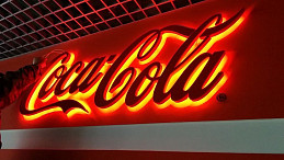 Вывеска Coca Cola с контражурной светодиодной подсветкой