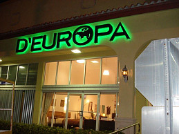 Буквы с контражурной светодиодной подсветкой. Изготовление рекламной вывески для магазина "D'EUROPA"