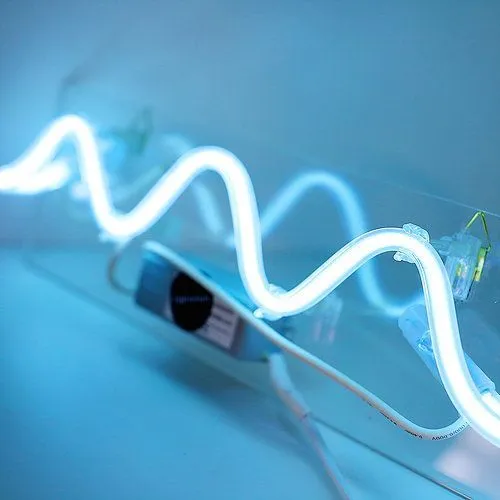 Неоновый светильник волна